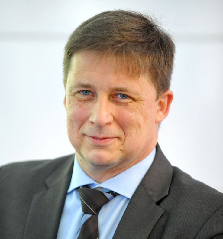 Mit der neuen Integration von Harness proD in Teamcenter und PTC Windchill werden manuelle Prozesse im Bereiche der Feldverkabelung jetzt durch voll digitalisierte Abläufe ersetzt“, erklärt Arnd Paulfeuerborn, Leiter PLM Competence Center. Mit der neuen Integration von Harness proD in Teamcenter und PTC Windchill werden manuelle Prozesse im Bereiche der Feldverkabelung jetzt durch voll digitalisierte Abläufe ersetzt“, erklärt Arnd Paulfeuerborn, Leiter PLM Competence Center.