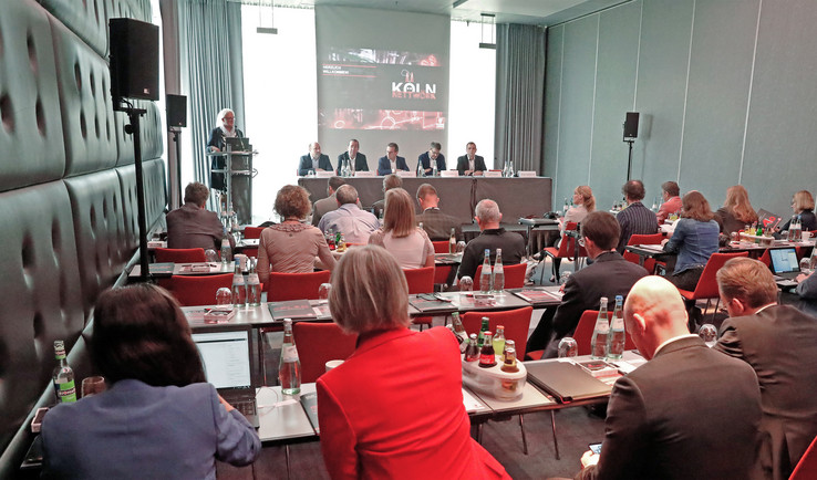 EPLAN Fachinformationen, Pressemeldungen, Studien und White Paper