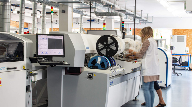 Die SMD Fertigungslinie ist das Herzstück der Produktion